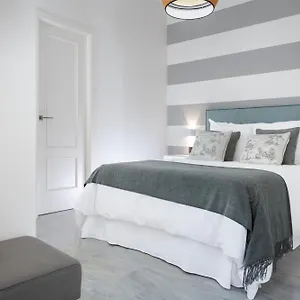 https://magno-apartments-lvarez-quintero.es-andalucia.com